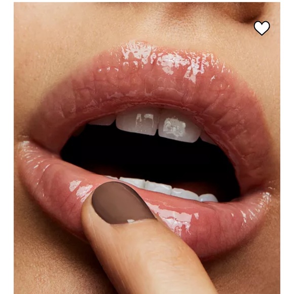 NWT MAC 2-Pc. Winter's Kiss Mini Lip Set COLOR RED - Picture 6 of 6